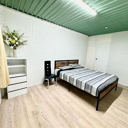 Private Cabin In Central Auckland Exteriör bild