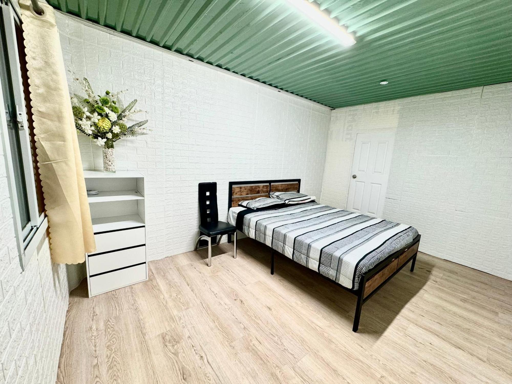 Private Cabin In Central Auckland Exteriör bild
